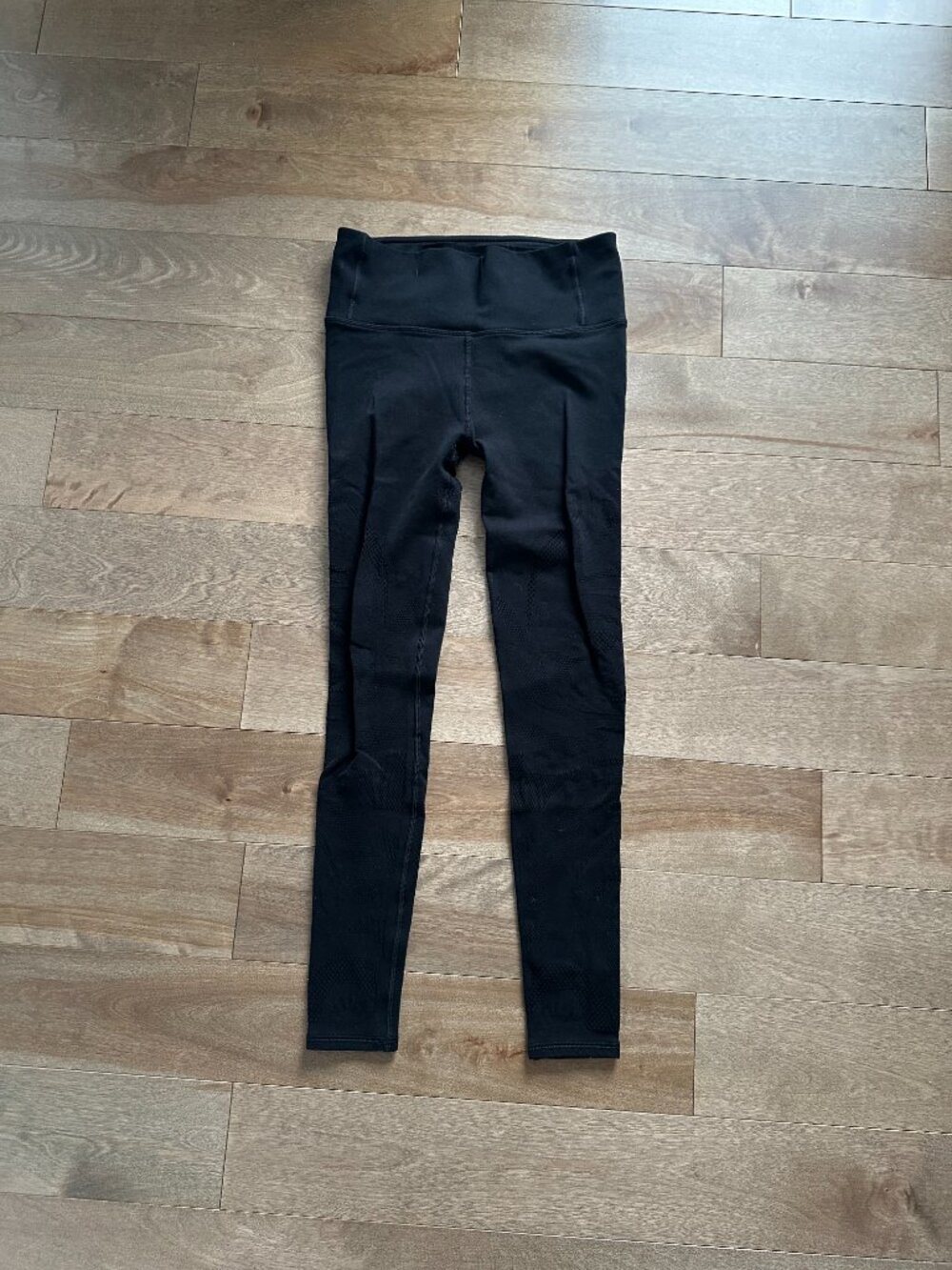 Lululemon Reveal Tight *En Avante 26" in Black